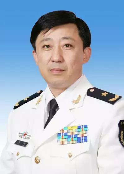 最年轻中将亮相军委大会