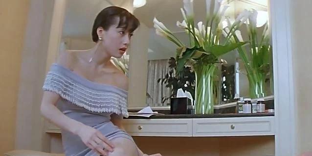 李连杰爱妻利智为电影献身,膝盖处一片通红,网