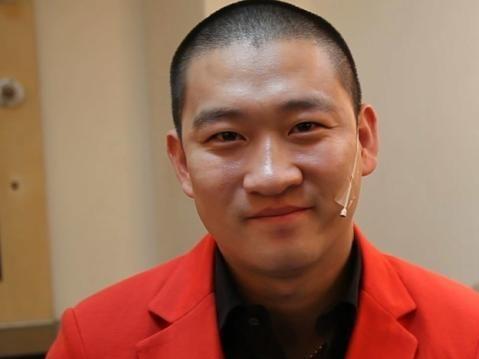 也一定知道他的弟子曹云金,也就是曾经连续三年登上春晚的相声演员