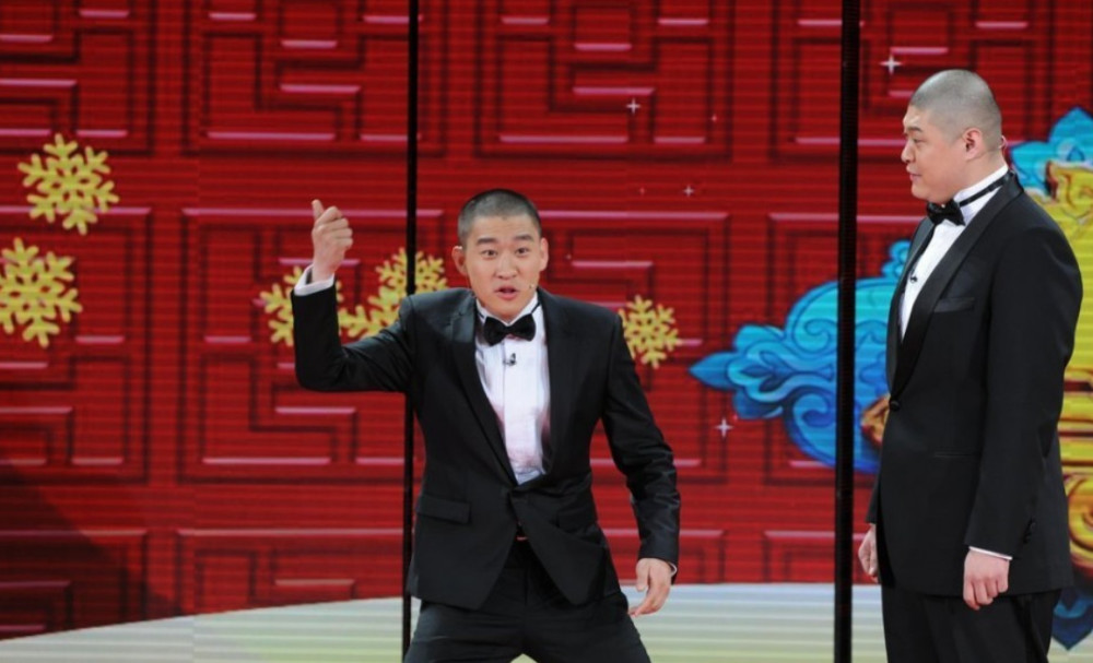 曹云金郭德纲同开相声专场,一个像茶会一个像演唱会,这就是差距