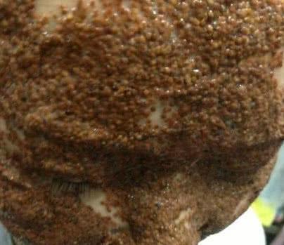 搞笑GIF图:妹子,你是单身了多久?怨气这么重!