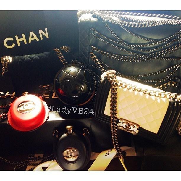 NBA头号败家老婆:美金扎花环 宠物都能气死人