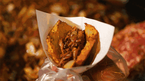 心情不对不出,但是老板会贴心地在群里告知大家~东四地铁口神秘小推车