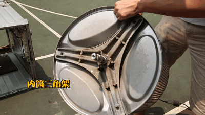 洗衣机跟下水道一样脏 你却还用它天天洗衣服