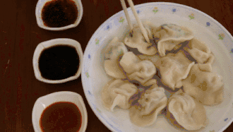 吃饺子