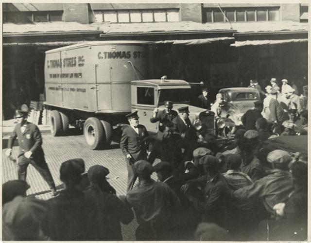 1905年4月,芝加哥马丁奥莫尔沃德百货公司工人罢工,这起罢工的起因是