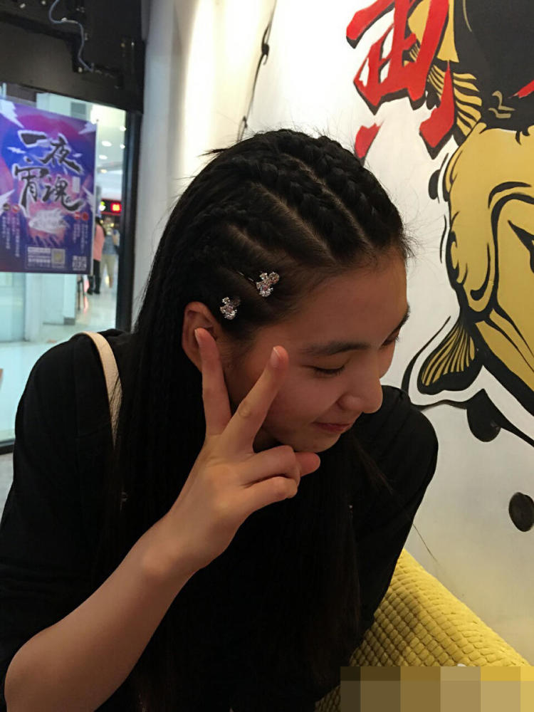 撒狗粮!跆拳道女将晒冠军男友腹肌_学生时代网