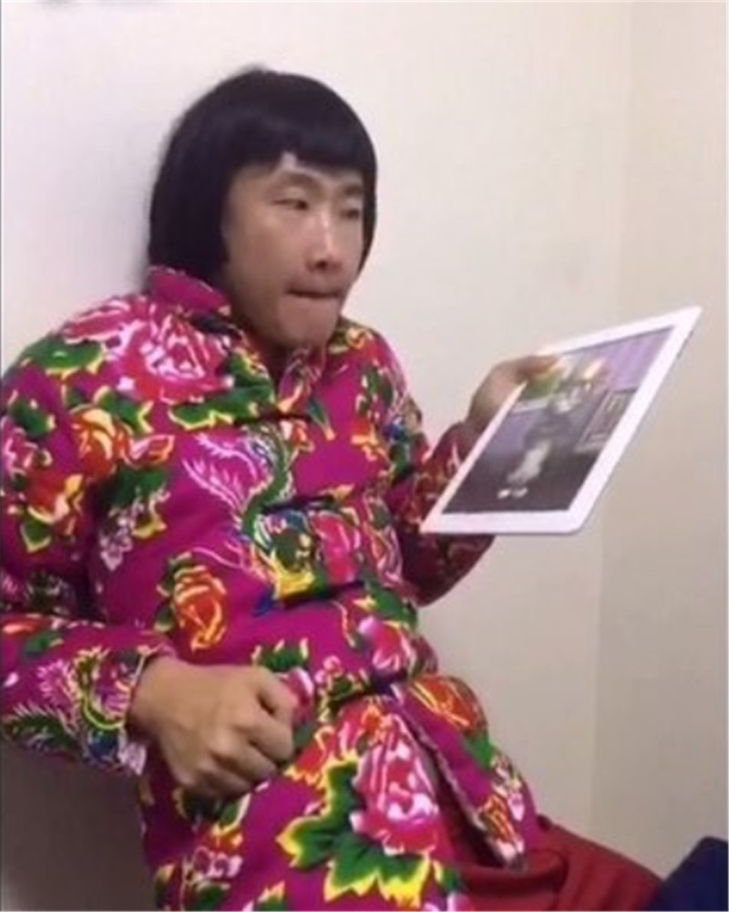 快手网红张二嫂,花棉袄创始人,长得丑但咱们走红全靠才华!