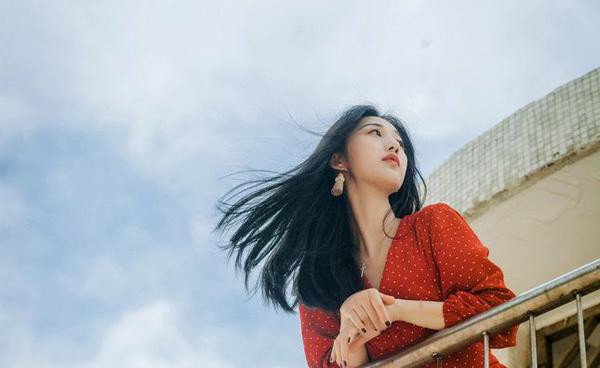 妻子婚后一心帮娘家人,被婆家发现后离婚,回到