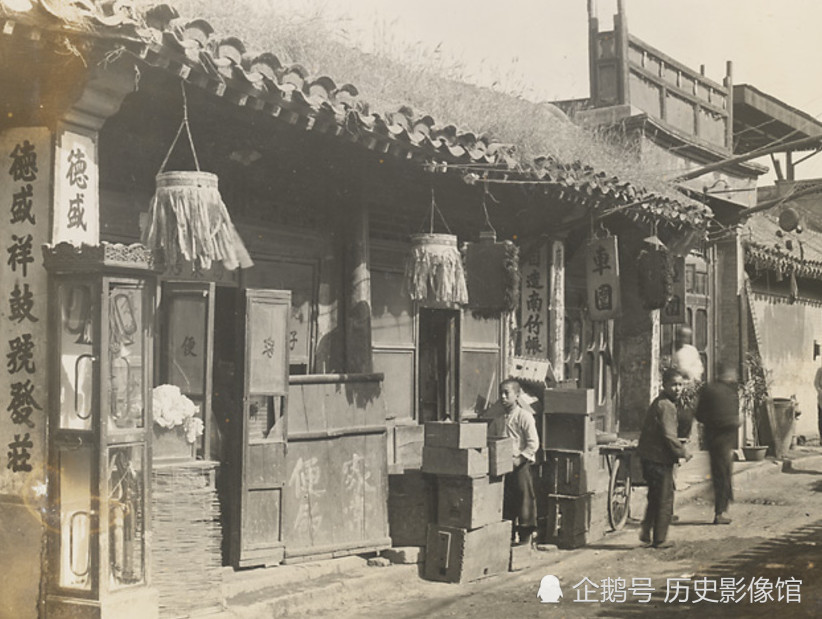 100年前老北京街头印象:人力车夫,大栅栏,卖货郎等等!