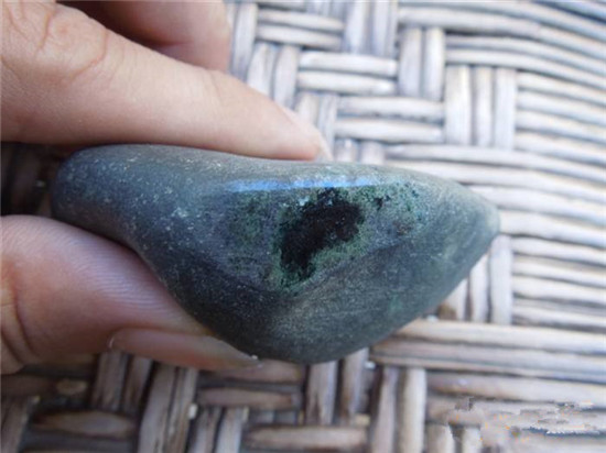 雅觅赌石知识——墨翠都产自哪些场口，各有什么特点！