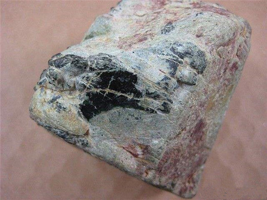 雅觅赌石知识——墨翠都产自哪些场口，各有什么特点！