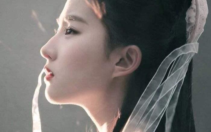 刘亦菲都未超越的小龙女，却出演了这部尺度堪比《色戒》的电影！
