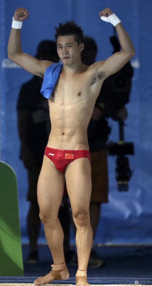 男子10米台 陈艾森夺冠邱波憾失牌_学生时代网