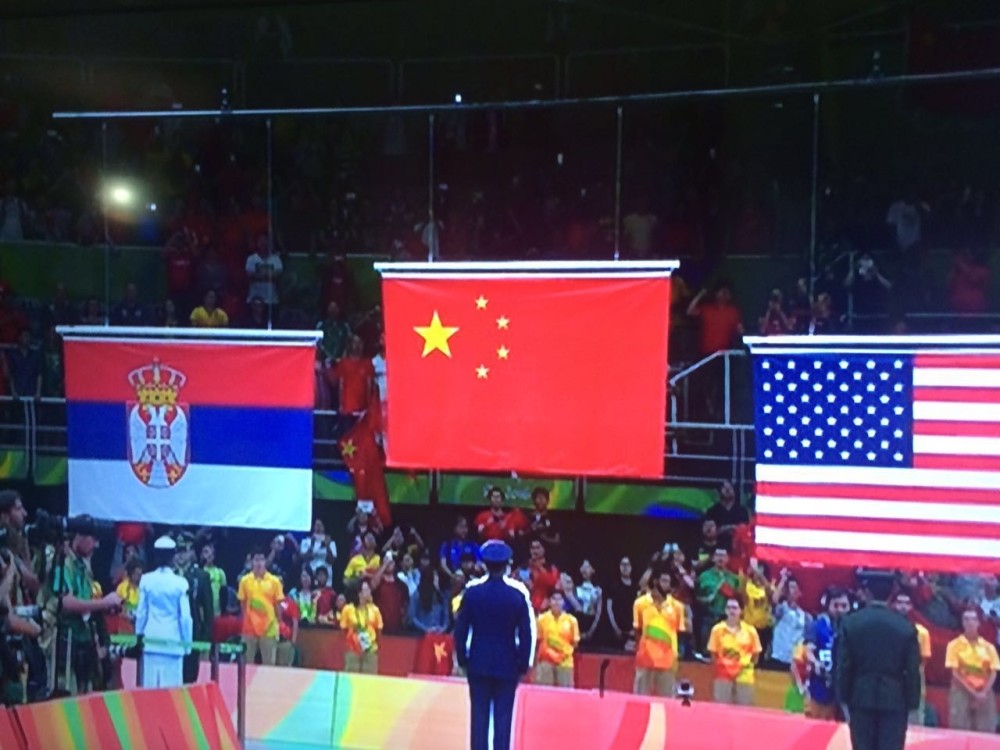 不光中国国旗,里约的美国国旗也是错的,比例不够狭长;看来,这个疏忽还