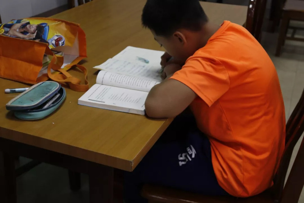 泸州学生开学前有多不容易?看下这些场面太疯狂