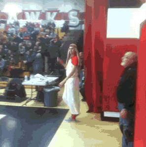 内涵段子gif:哈哈哈哈这个万圣节妆扮太可爱啦