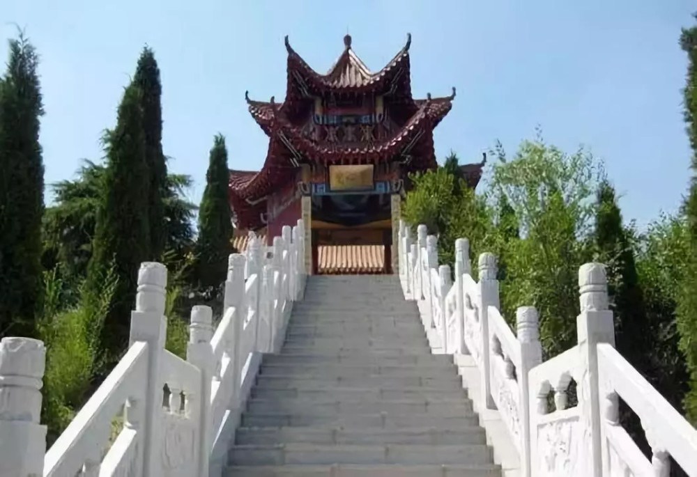 定陶仿山旅游景区 寺庙,温泉,沙滩浴场,造浪池, 水上乐园,漂流