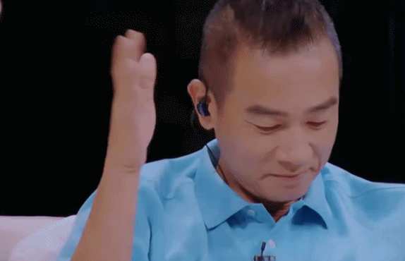 结果,陈小春真的是被应采儿说准了: 躲了躲了