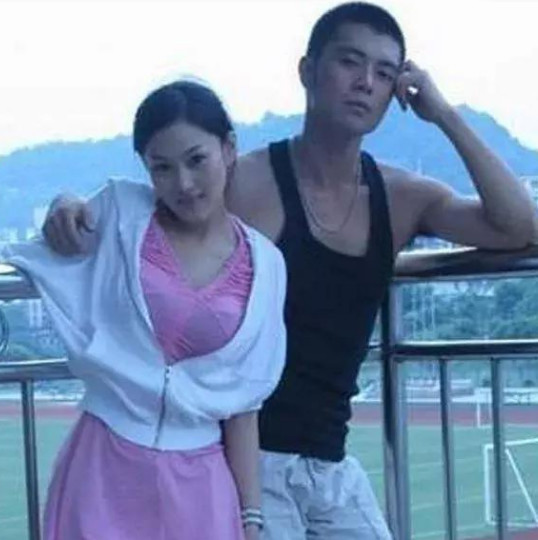 张馨予前男友在她大婚当天称"爱得太深",依然是放不下