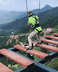 搞笑gif趣图:猴哥已经不是当年的猴哥了,女朋友都给我