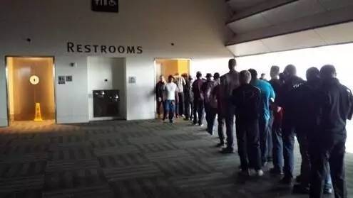 一般人我不告诉他 为什么女厕所等位时间那么