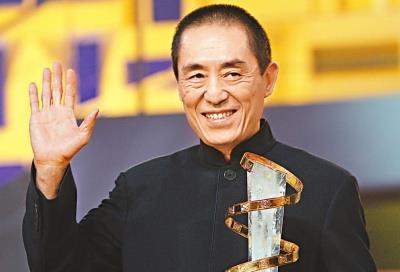被问到和巩俐关系时,张艺谋巧妙地回答了3个字,网友都不淡定了