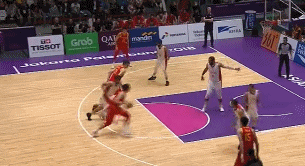 gif-方硕命中关键三分 姚明又一次笑成表情包