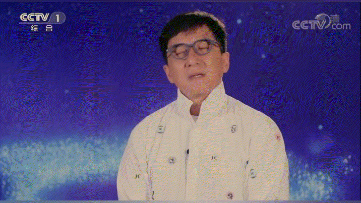 成龙节目中痛批某些年轻演员太脆弱,边说边摇头表情很