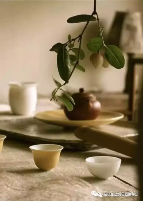 用心温着一壶茶,只为今生能与你遇见,举杯对饮,便是那所谓时光静好.