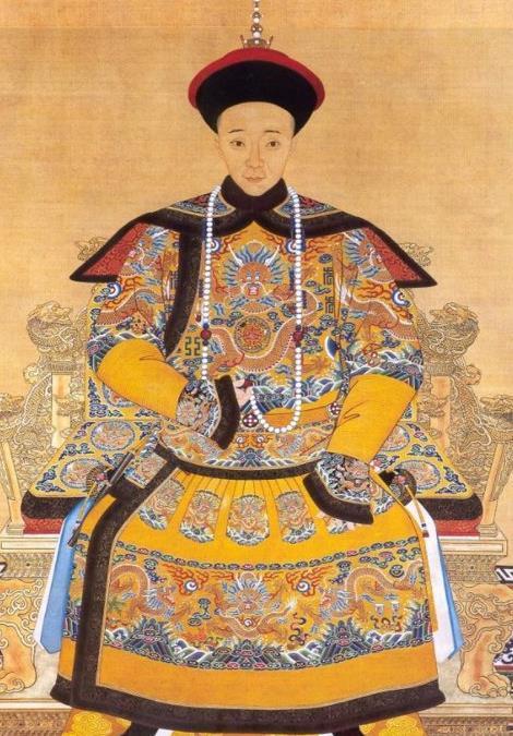 清朝历代帝王真实画像:乾隆皇帝戎装像精神焕发,皇太极朝服画像