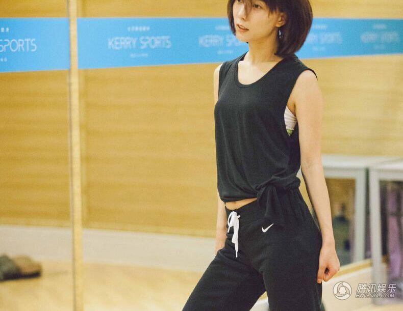 <em>马甲线</em>女神再添一位 这次是王珞丹_<em>学生</em>时代娱