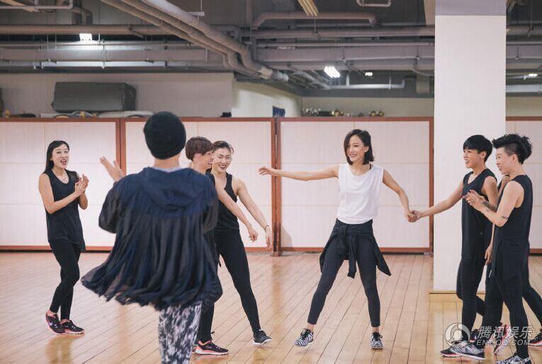 <em>马甲线</em>女神再添一位 这次是王珞丹_<em>学生</em>时代娱