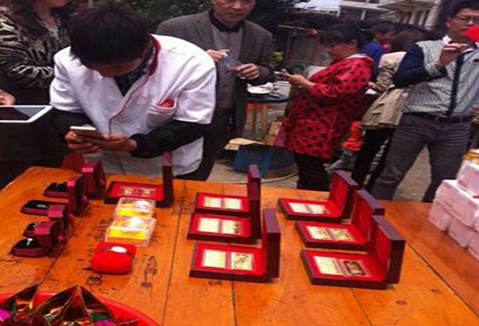 天价彩礼下的乡村爱情_学生时代新闻