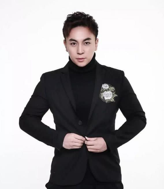 释小龙的资产曝光,但是没人请他拍戏,网友:有钱