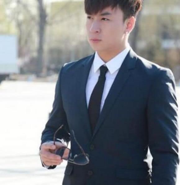 释小龙的资产曝光,但是没人请他拍戏,网友:有钱