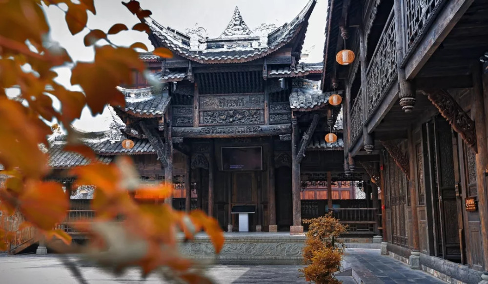 娱乐的完美组合 展示馆利用禹王宫原有建筑 设四个不同主题 对下司