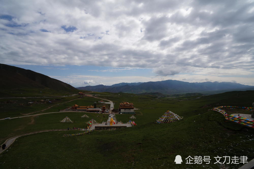 青海日月山景区