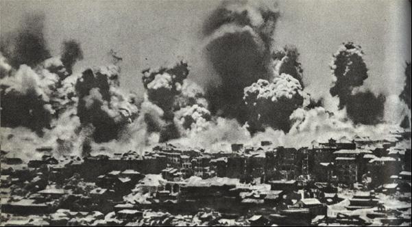 日军大轰炸时的重庆：数千人在防空洞窒息死亡