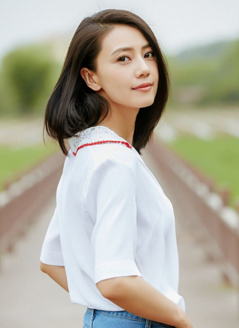 印花裙穿出别样风采,高圆圆秒变20岁少女,网友:是心动