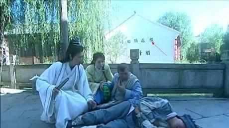 影视剧中的穿帮镜头,图1我没笑,到图3没笑给你