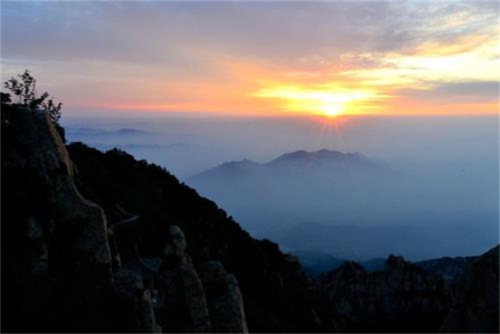 会当凌绝顶,一览众山小,带你领略五岳之首的意境!
