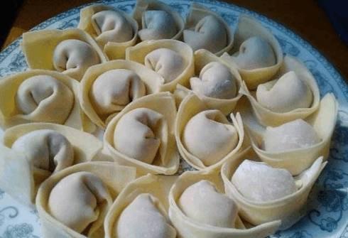 最简单馄饨包法,怎么煮也不散,秘诀就在这里,厨