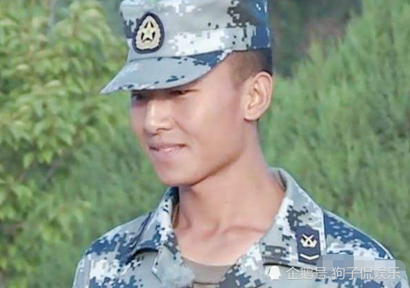 王威退伍首开微博互关杨幂,大幂幂:小威威跟