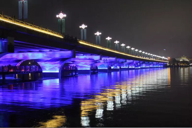 03 最和谐的的观赛地点 长水桥头,有历史与现代的交融,武宁这座城市