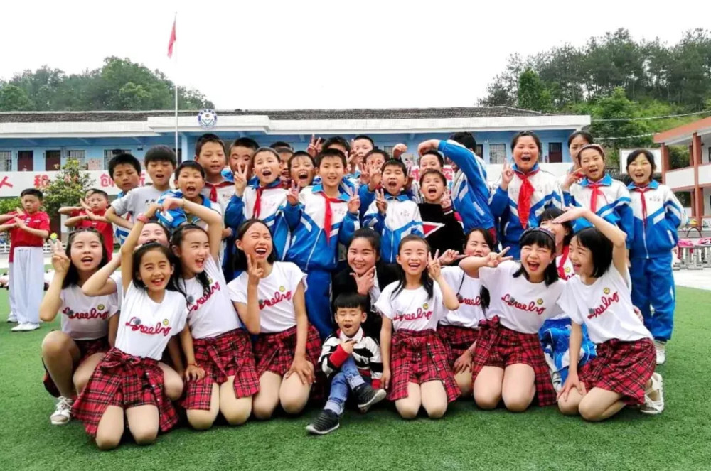 城固县孙坪小学教师