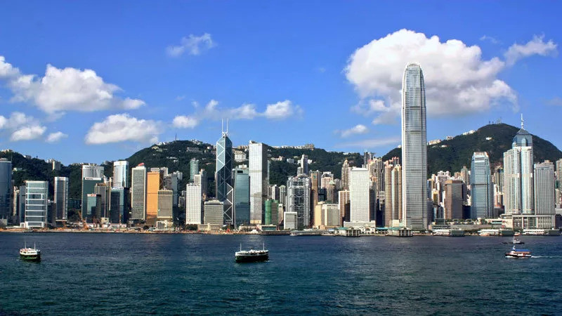 香港中环本地上班族的月薪有多夸张?比他们更疯狂的竟然是
