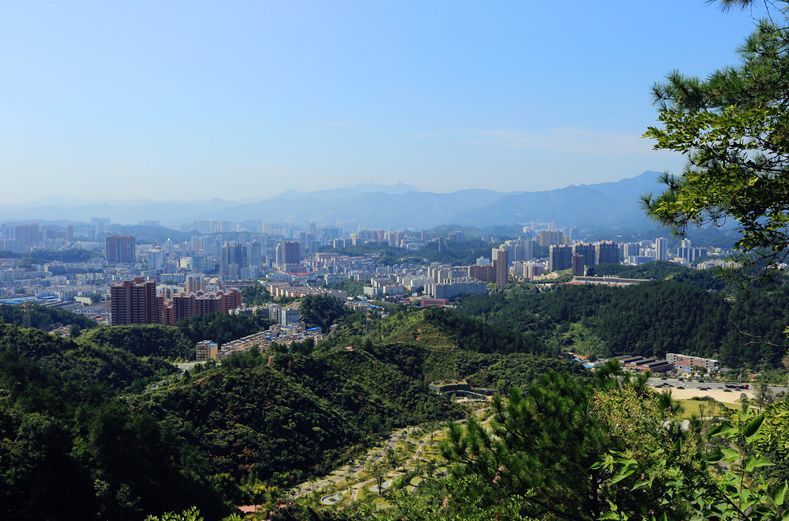 山峰,十堰,白马山村,四方山,武当山,贵州路,景点,大美,大巴山,公交车