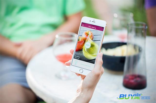 剩苹果别扔这台Alchema能把它们变成好喝的果