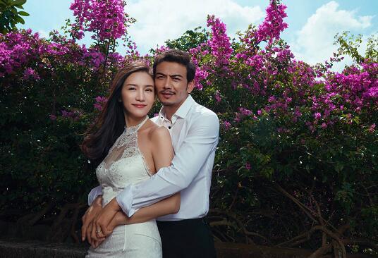 杨烁王黎雯婚纱照首度曝光,9月25日补办婚礼